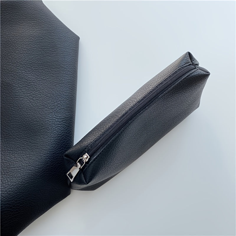 Matching zip pouch detail
