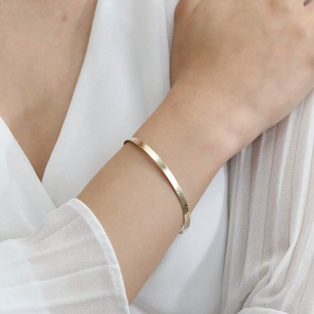 14K Solid Yellow Gold 8" 4.00MM Herringbone Bracelet Bracelets - DailySale