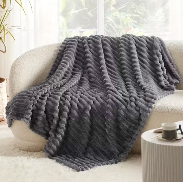 Ultra-Soft Double-Sided Fleece Blanket – Gray (All-Season)