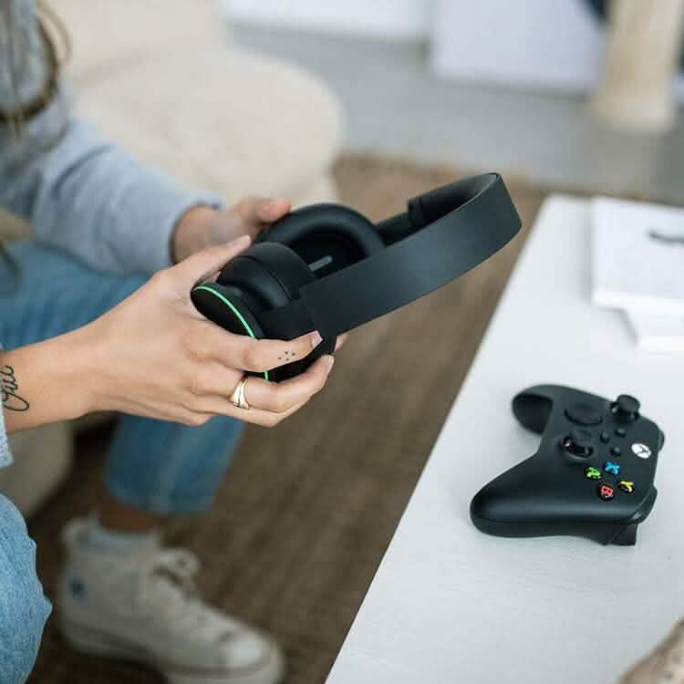 Xbox Wireless Headset (Refurbished) Headphones - DailySale