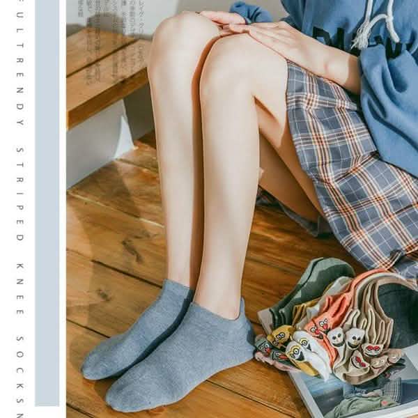 10-Pack: Embroidered Expression Women Socks Women's Accessories - DailySale