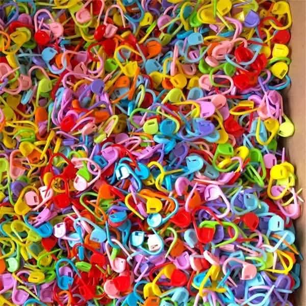 120-Pack: Mix Color Plastic Knitting Tools Locking Stitch Markers Crochet Art & Craft Supplies - DailySale