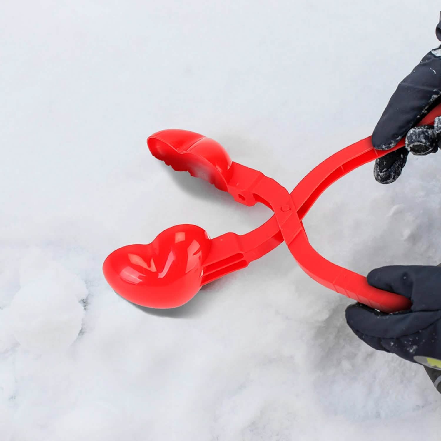 4-Pack: Snowball Makers Set Clip Snow Molds Toys & Games - DailySale