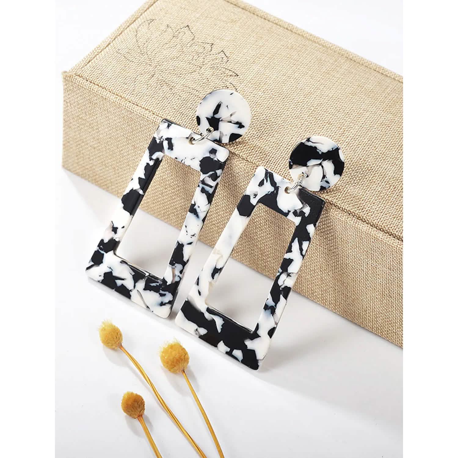 4-Pairs: Women's Drop Earring Pendants Earrings - DailySale