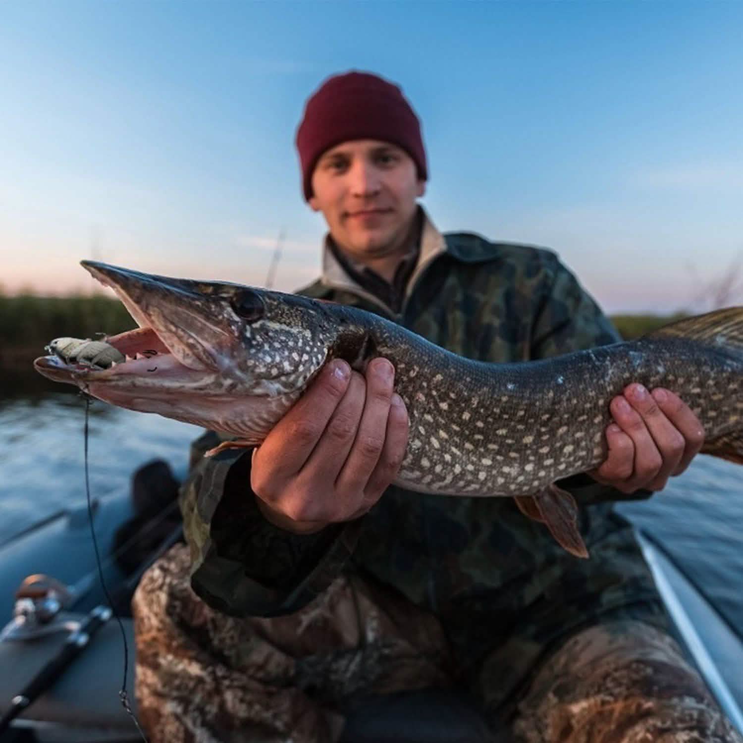 4-Piece: 6 Segment Multi Jointed Lifelike Fish Lures Sports & Outdoors - DailySale