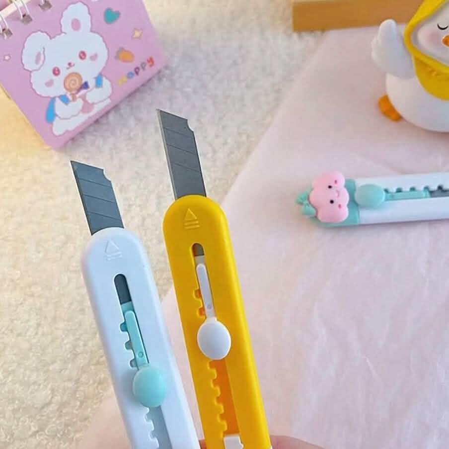 4-Pieces: Retractable Mini Art Cutter Arts & Crafts - DailySale