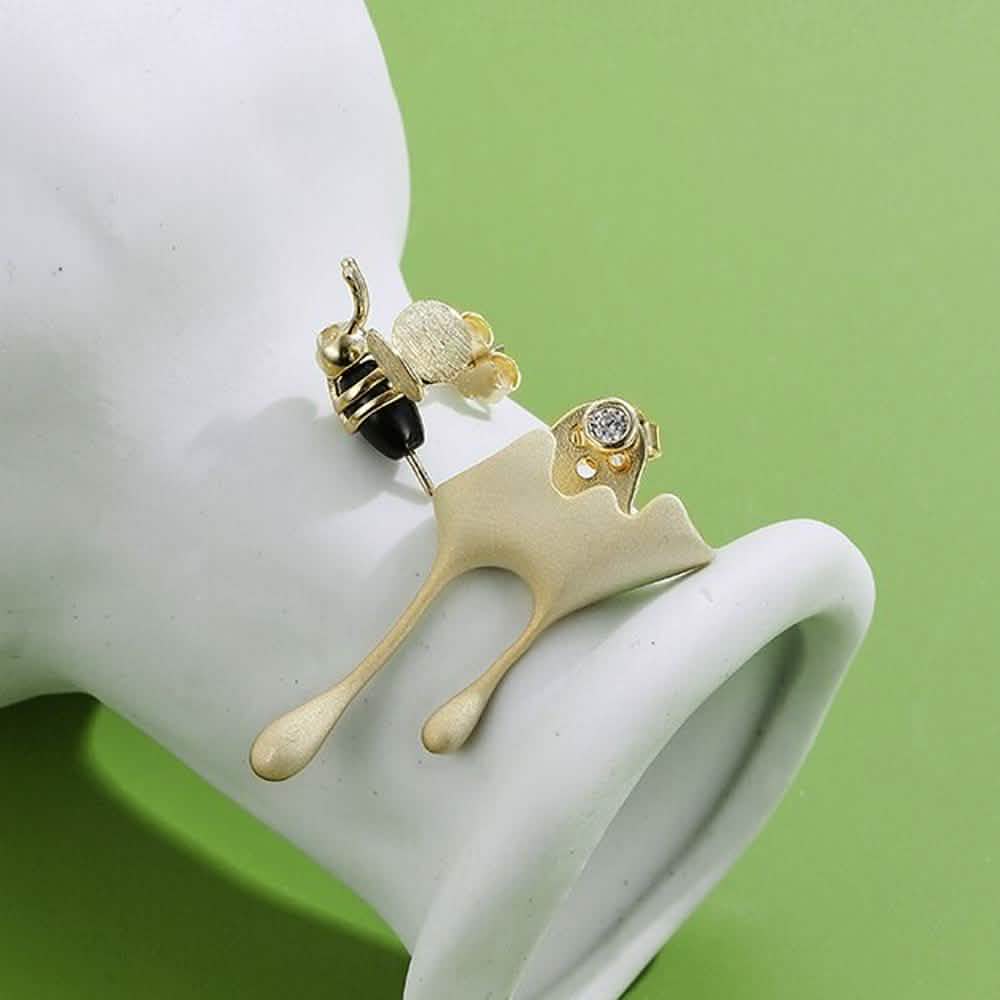 5A Clear Cubic Zirconia And Agate Stone Cute Bee 925 Sterling Silver Stud Earrings Earrings - DailySale