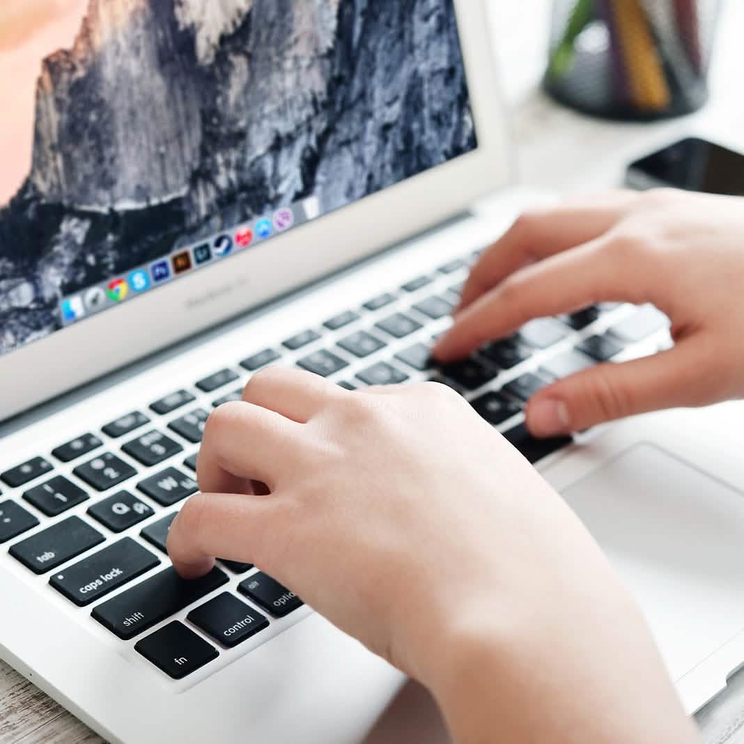 Apple MacBook Air 11.6" Intel i5 128GB SSD 4GB RAM MJVM2LL/A Laptops - DailySale