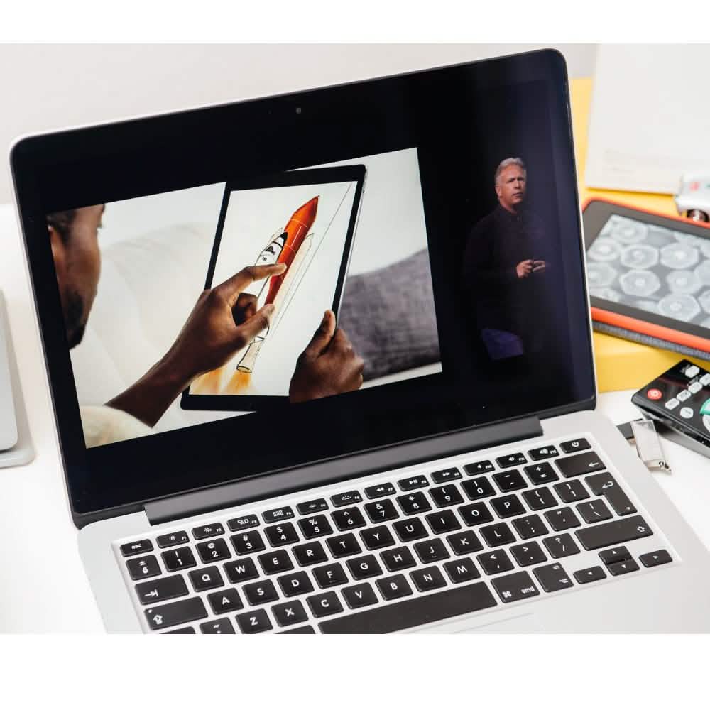 Apple MacBook Pro 2015 15-inch i7 2.2GHz 16RAM 256GB Laptops - DailySale