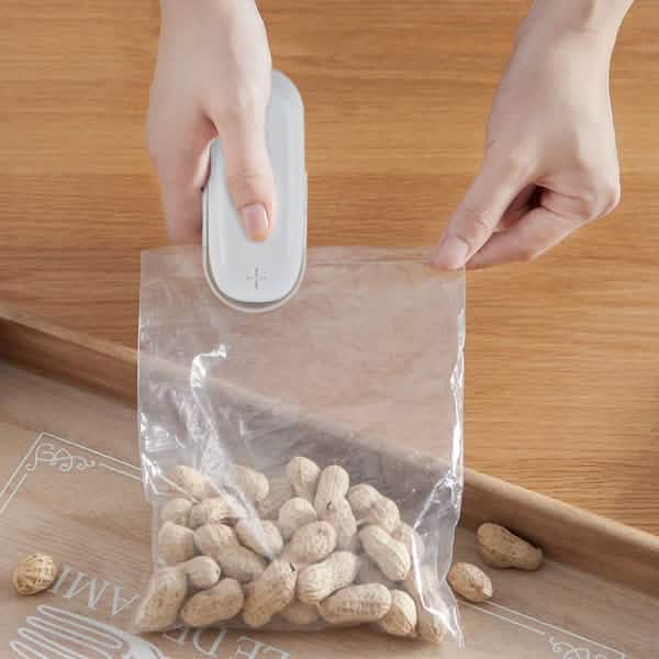 Heated Vacuum Chip Bag Sealer Kitchen Storage - DailySale