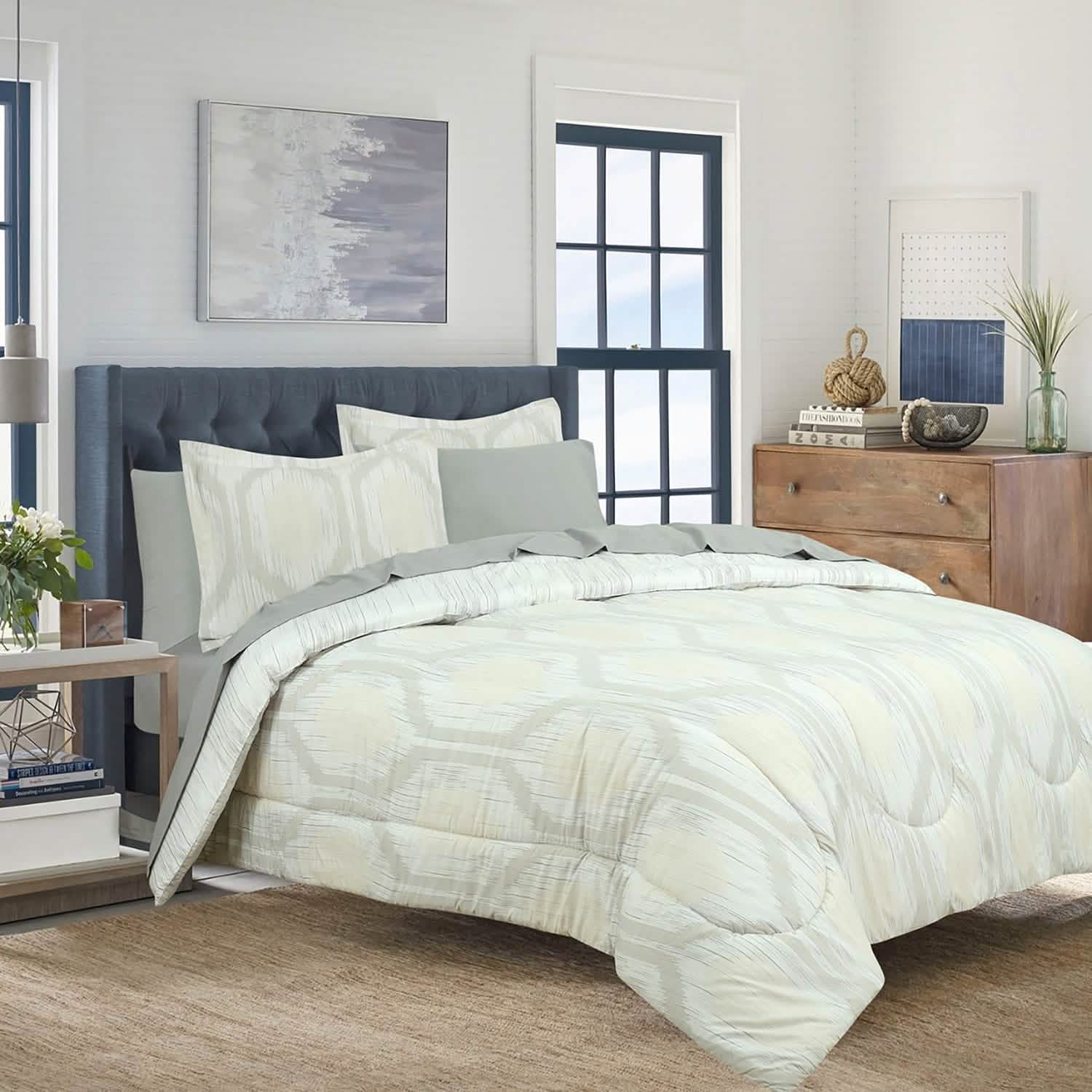 Sloane Street Hexagon StriƩ Stripe Reversible Bed in a Bag Bedding Twin - DailySale