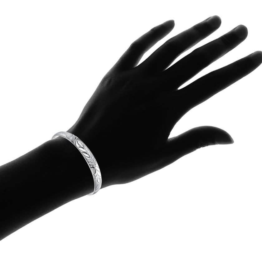 Women's Silver Plated Floral Ingrain Design Bangle Jewelry - DailySale
