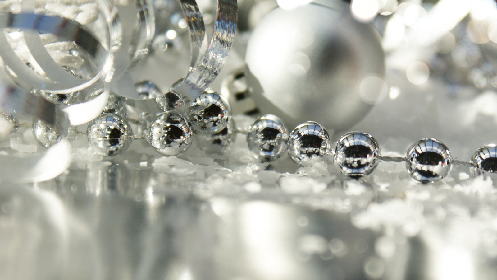 Cubic Zirconia vs Moissanite