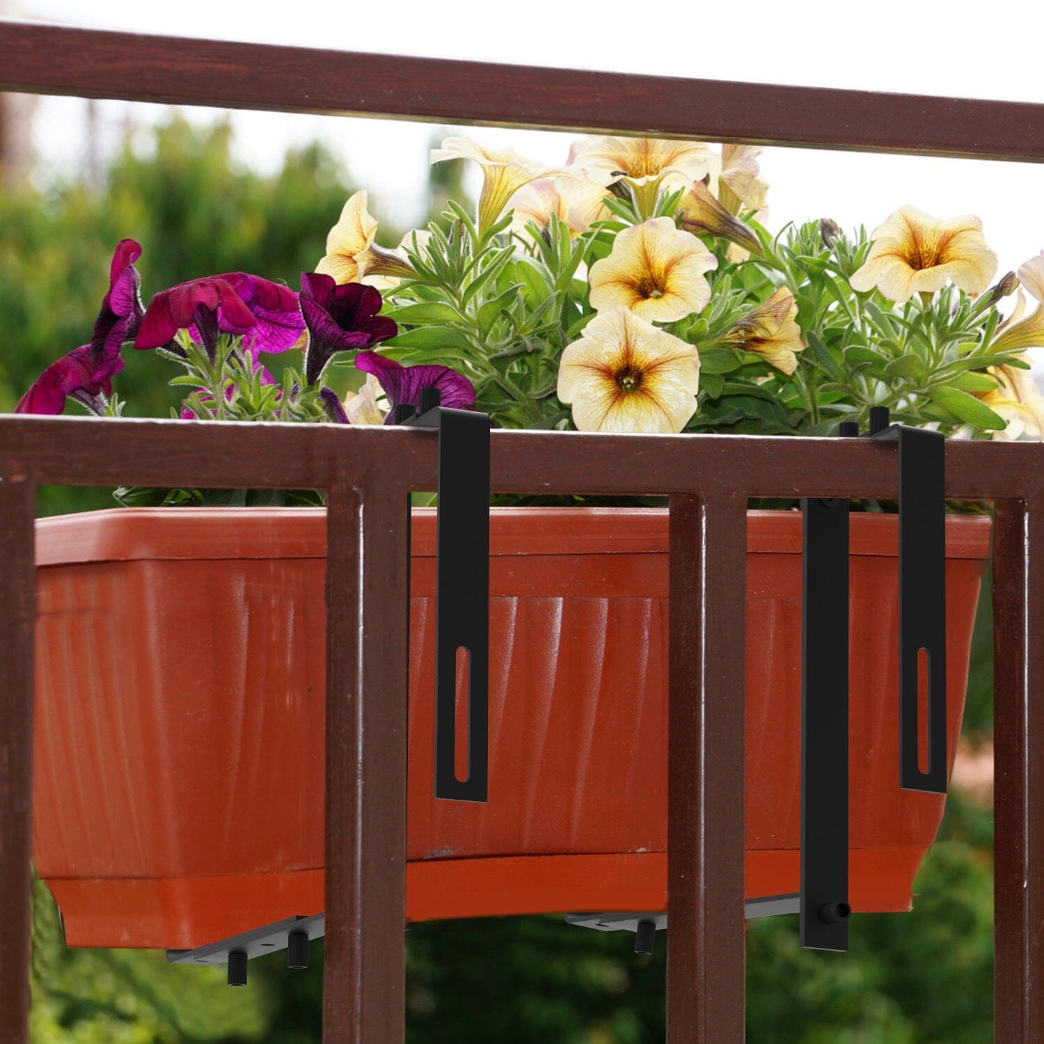 4-Piece: Adjustable Planter Box Brackets Garden & Patio - DailySale