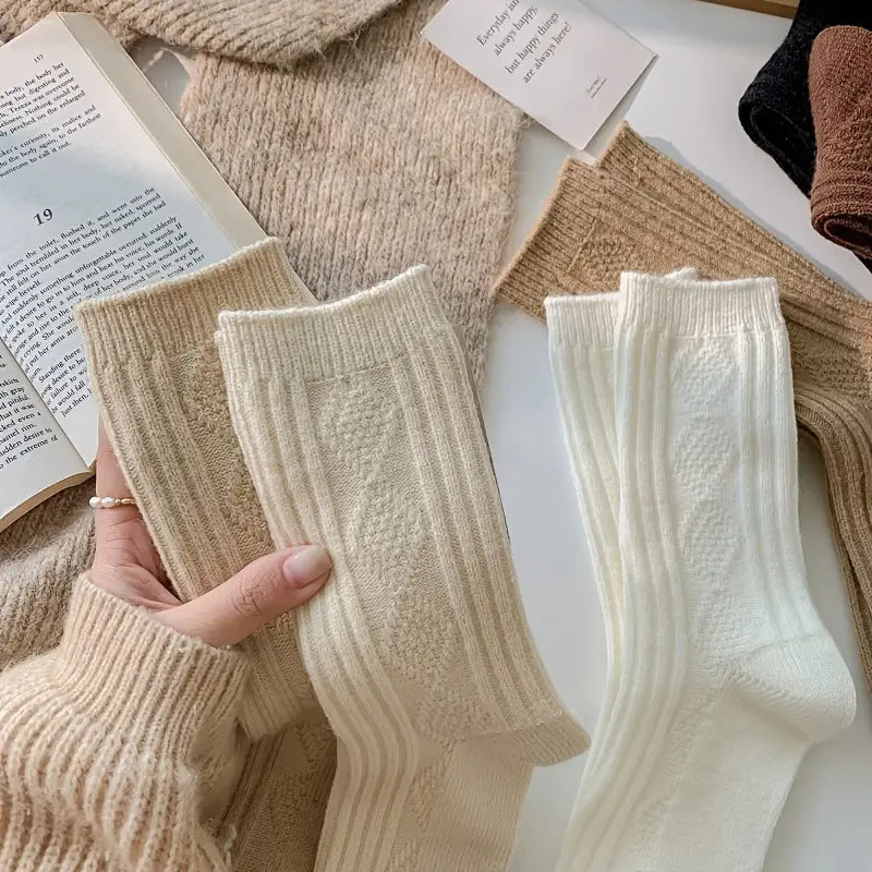 Womens Warm Socks 6 Pairs Thermal Wool Socks Cozy Winter Socks Vintage  Casual Crew Cotton Thick Socks : : Clothing, Shoes & Accessories