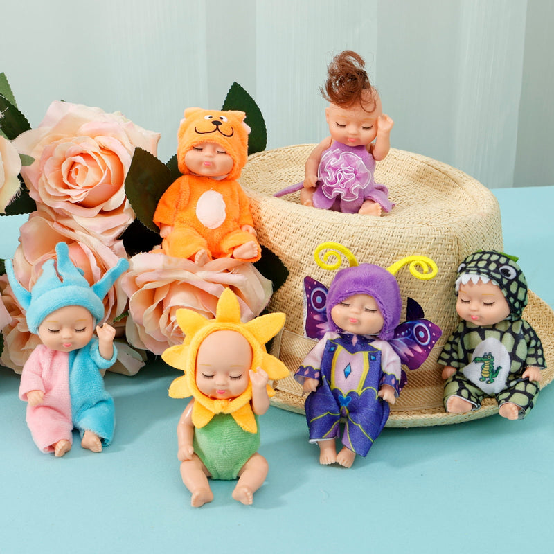 The six dolls grouped with a straw hat