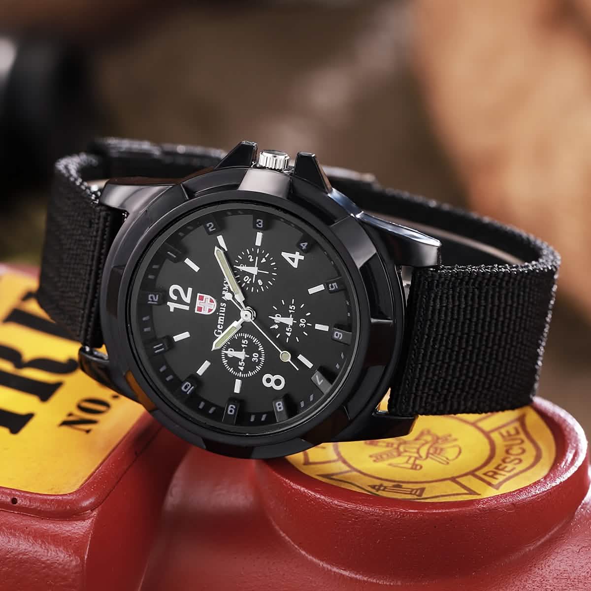 Men's Nylon Casual Sport Quartz Wrist Watch