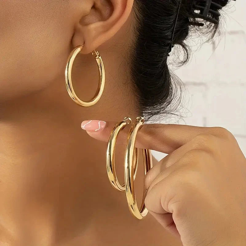 Elegant, Trendy and Shiny Gold Hoop Earrings Earrings S - DailySale