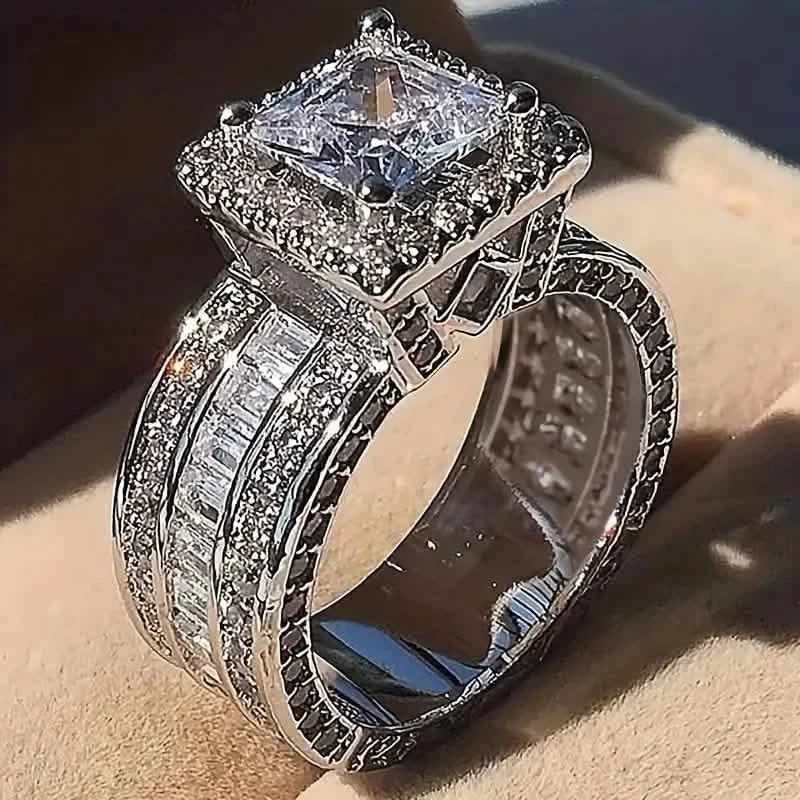 Shiny Rage Ring Shiny Halo Ring Inlaid Square Cut Shiny Zirconia Ring