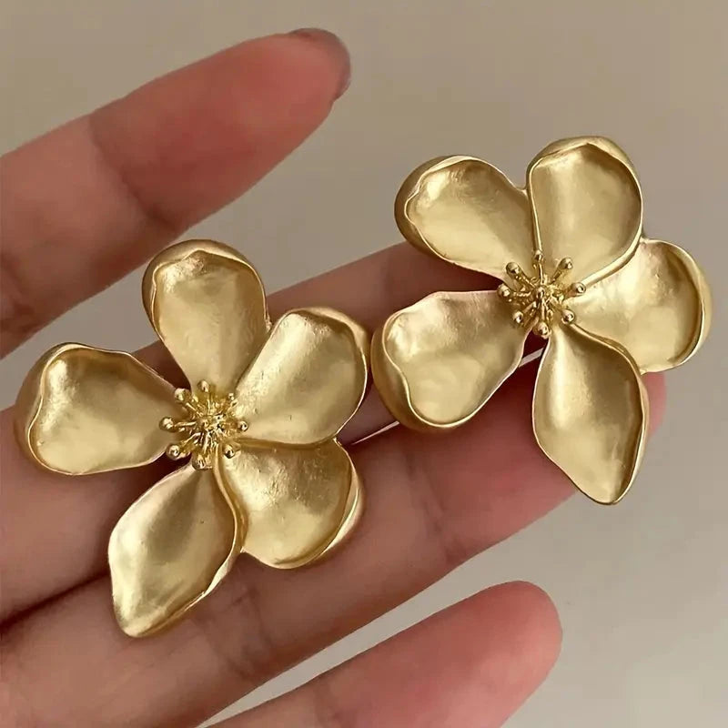 Vintage French-style Golden Flower Earrings Earrings - DailySale