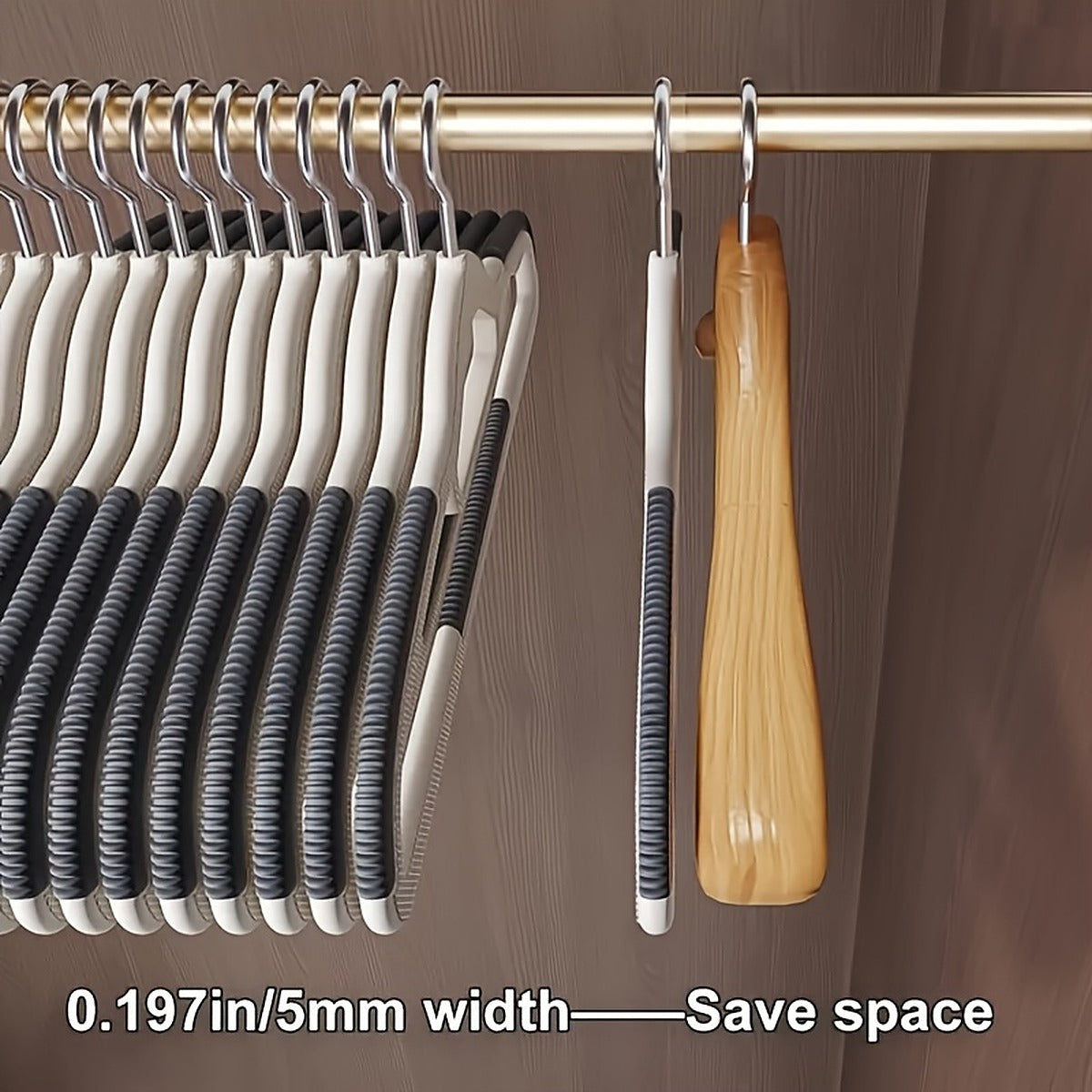 Graphic showing the 0.197 in, 5 mm slim width next to a standard wooden hanger