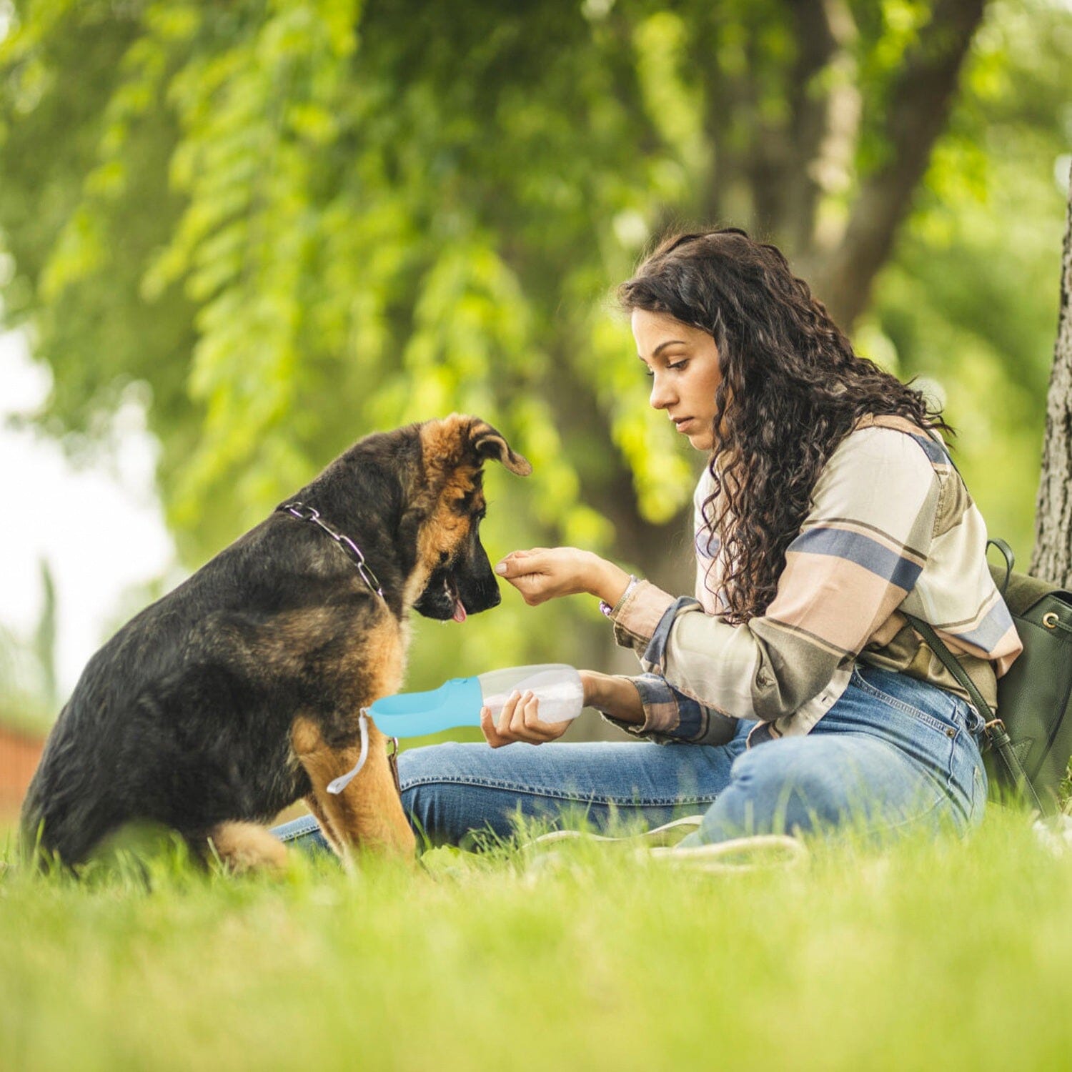 18.6 oz Portable Dog Water Dispenser with Detachable Food Container Pet Supplies - DailySale