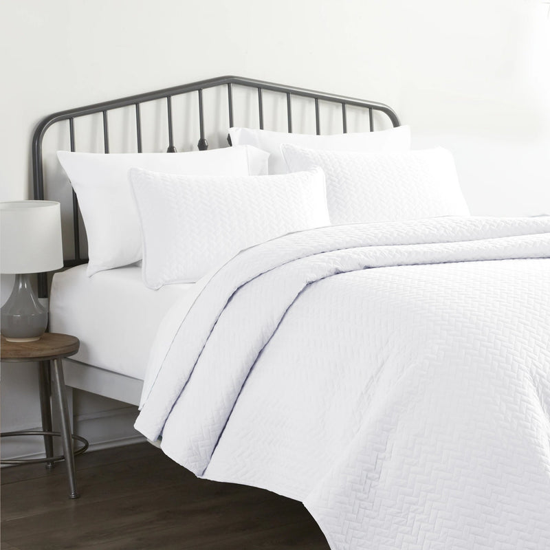 3-Piece Set: Herring Quilted Coverlet
