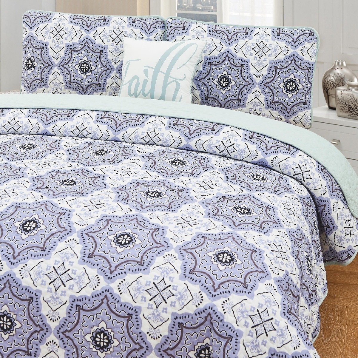 4-Piece Set: Printed Pattern Quilt Set Linen & Bedding King No. 3 - DailySale