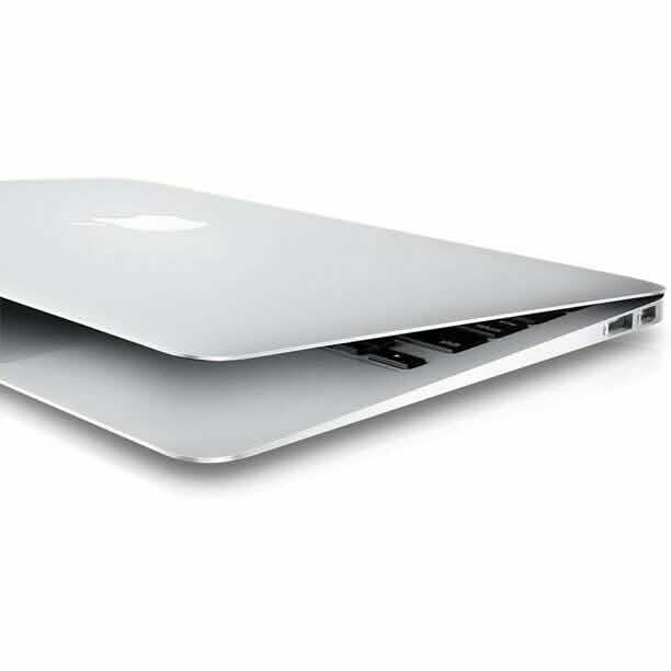 Apple MacBook Air MD760LL/A Core i5 1.3 13-Inch 4GB RAM 128GB Laptops - DailySale