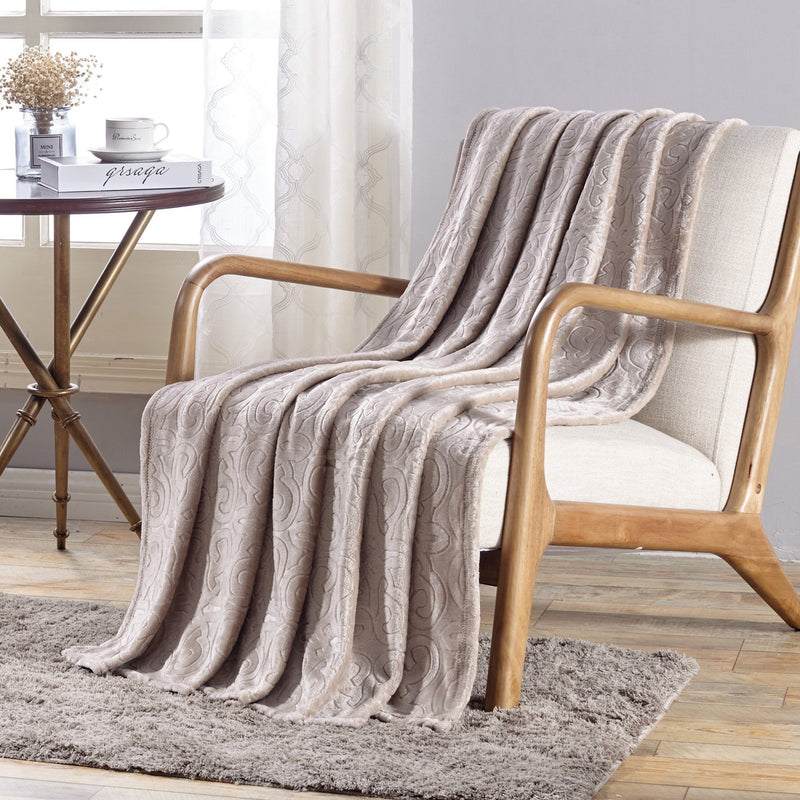 Dama Flannel Fleece Blanket Bed & Bath Ivory - DailySale