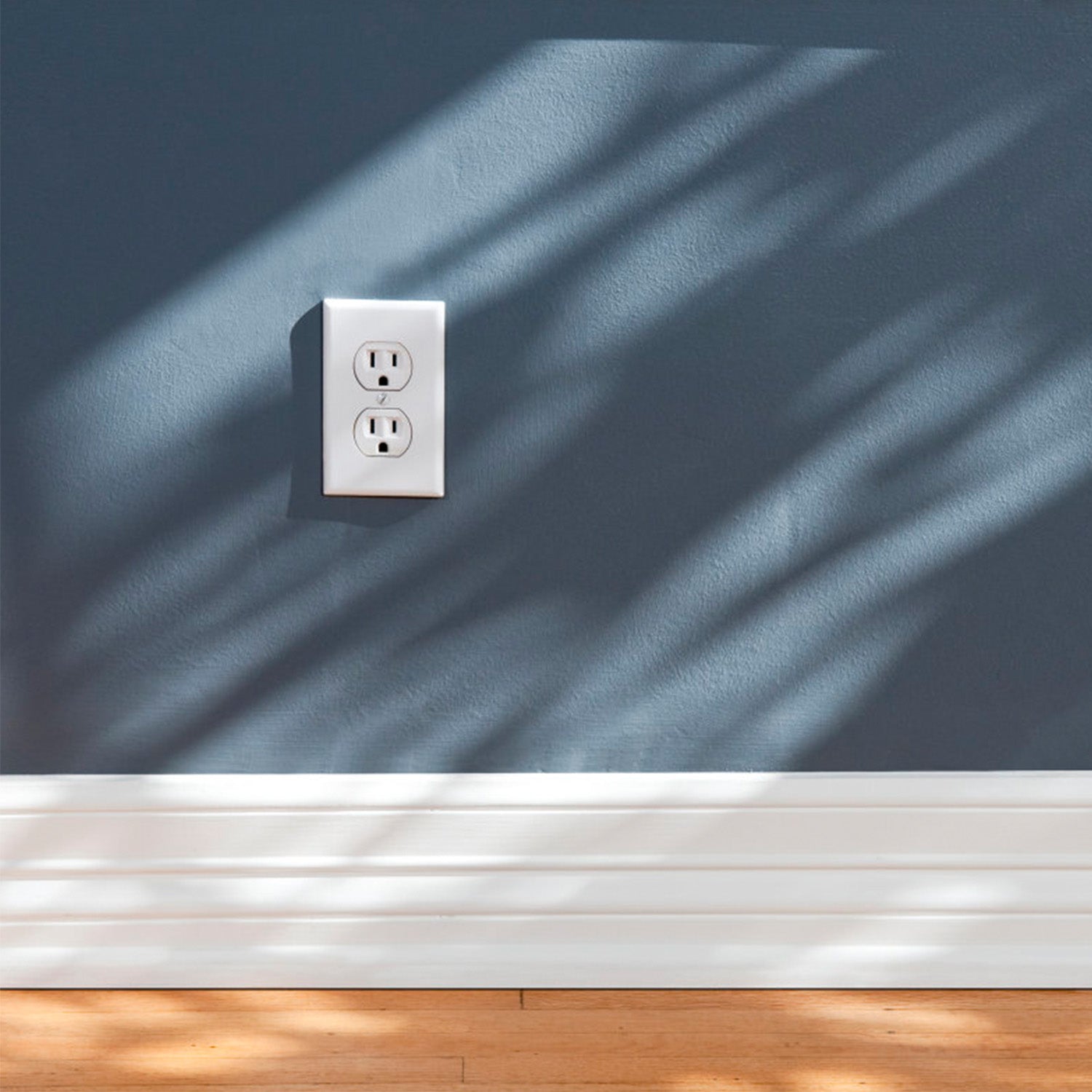 US Wall Outlet Cover Wall Plate with 3-LED Dusk To Down Sensor Night Lights Batteries & Electrical - DailySale