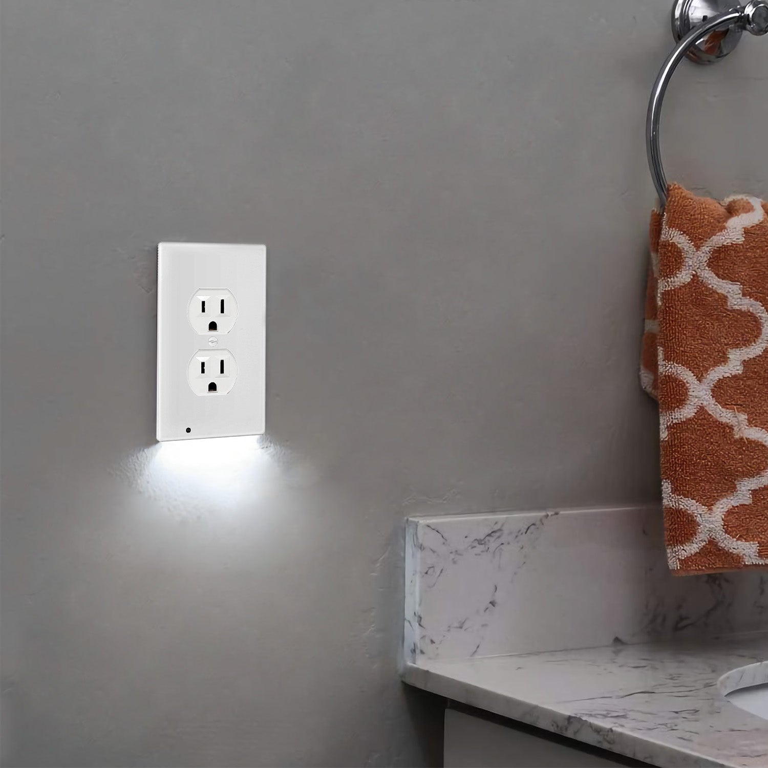 3 Pack Outlet deals Wall Plate Covers With LED Night Lights